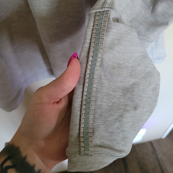 Lululemon Love some Run Long sleeve Heathered light grey 12 - Picture 8 of 13